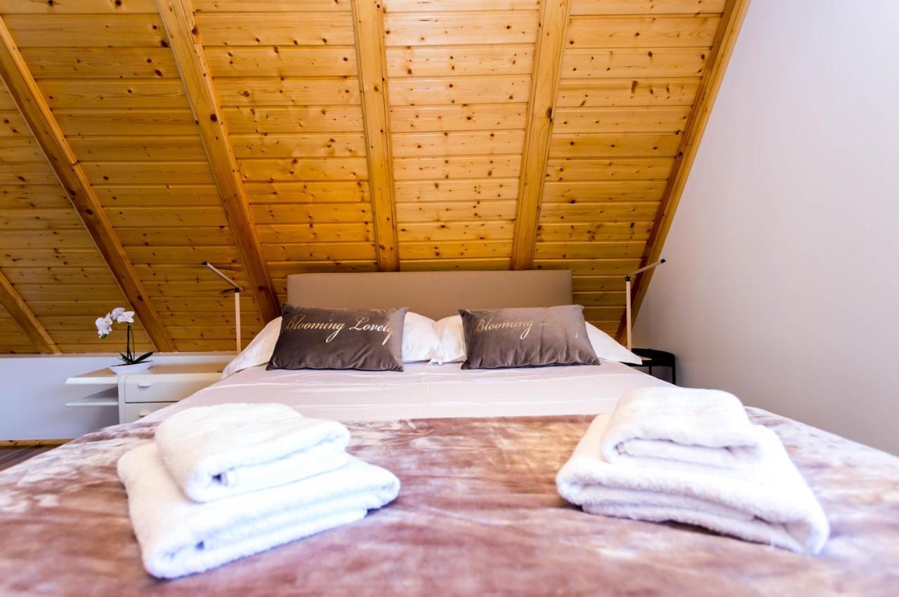 Holiday House Antique Kostanje Екстериор снимка