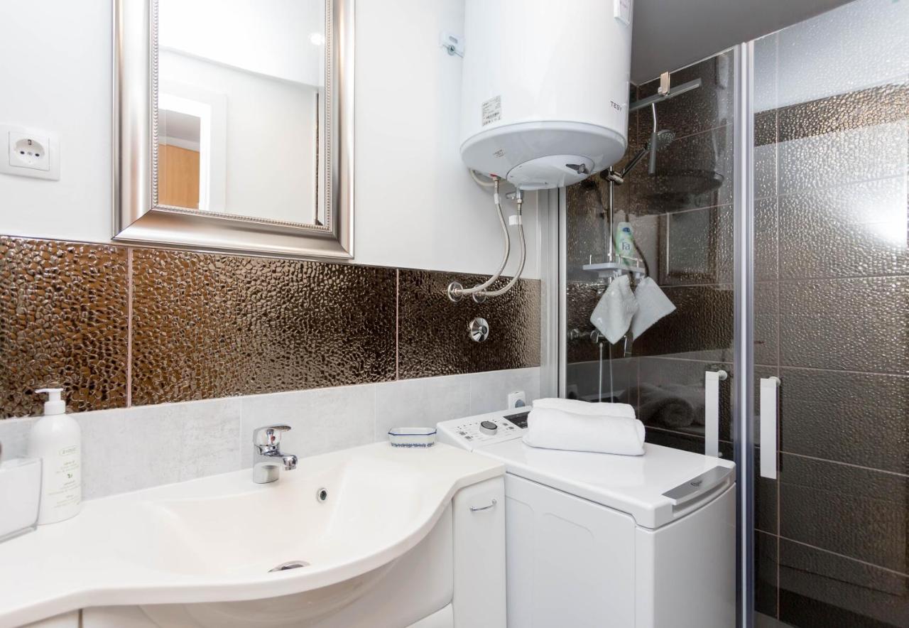 Holiday House Antique Kostanje Екстериор снимка