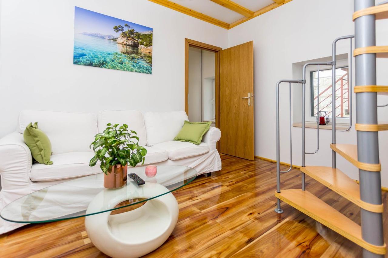 Holiday House Antique Kostanje Екстериор снимка
