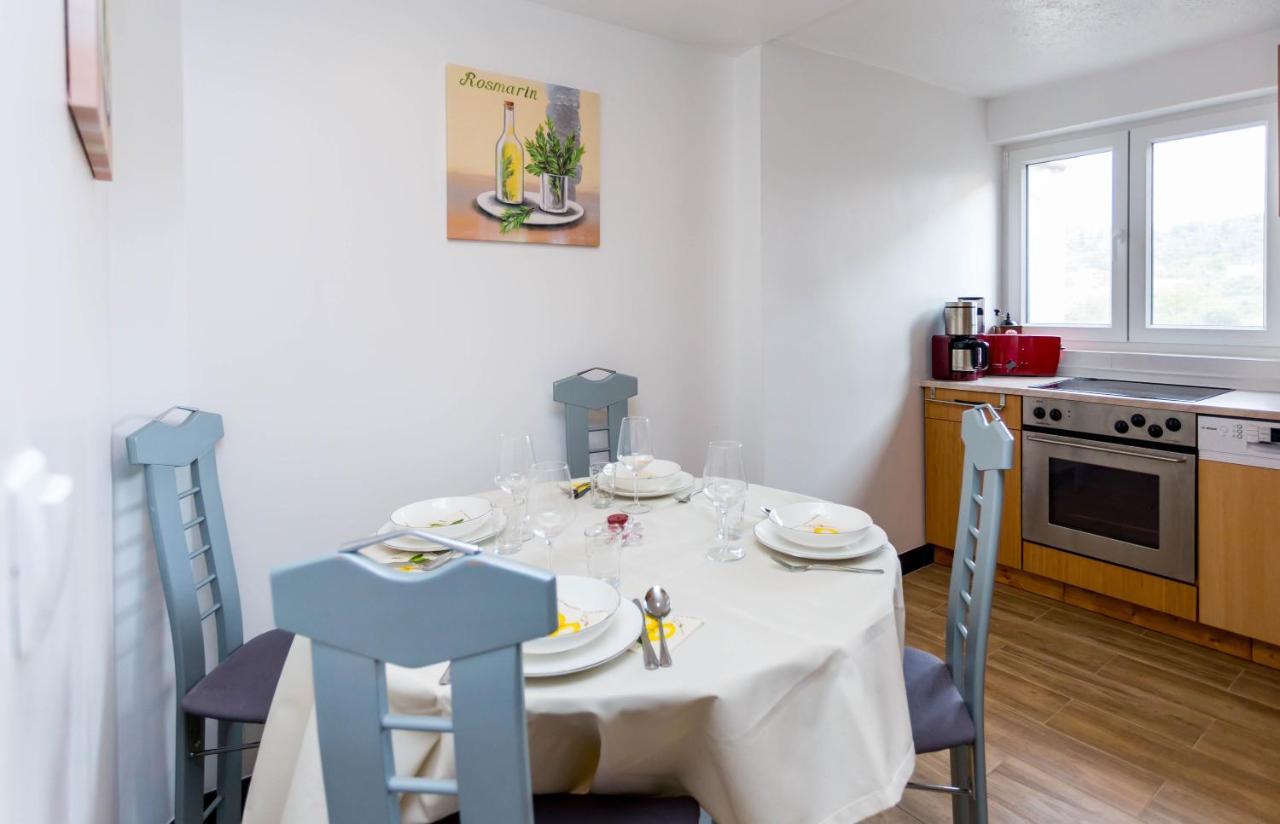 Holiday House Antique Kostanje Екстериор снимка