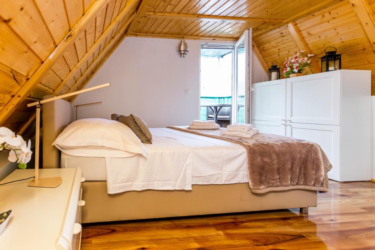 Holiday House Antique Kostanje Екстериор снимка