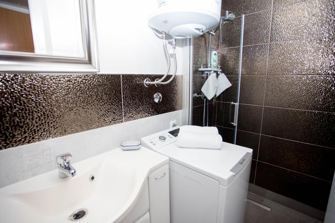 Holiday House Antique Kostanje Екстериор снимка